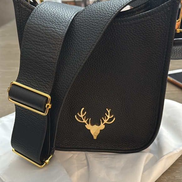Taxidermy 💯 original Black Crossbody Bag with Gold Deer Logo - Picture 2 of 6
